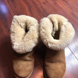 Women’s Authentic UGG Mini Bailey Bow  Size 9